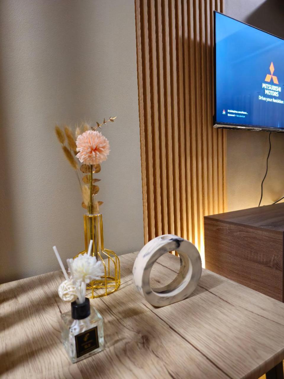 Serene Suite In Jazz Residences Makati City Exterior photo